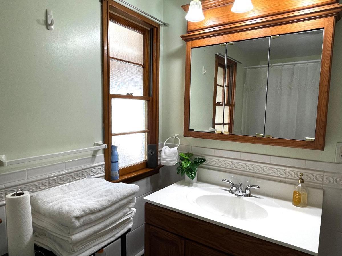 Entire Home In Buffalo - 6 Guests 3 Bedroom 1 Bath - Convenient Location - 25Min To Niagara Falls Exteriér fotografie